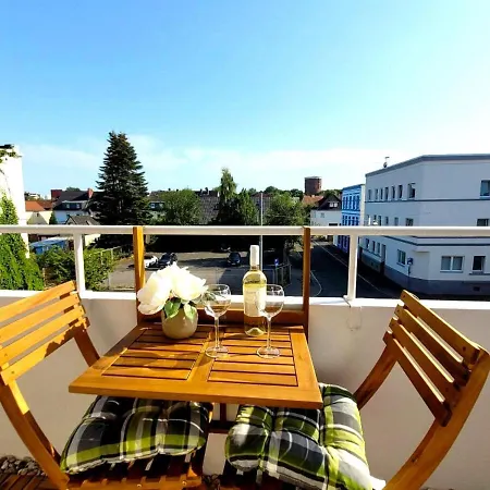 Stilvolles Mit Balkon ווילהלמסהאבן