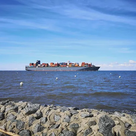 Stilvolles Mit Balkon דירה