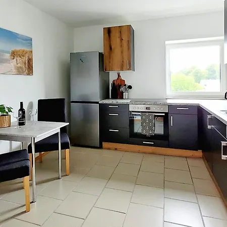 Stilvolles Mit Balkon فيلهلمسهافن